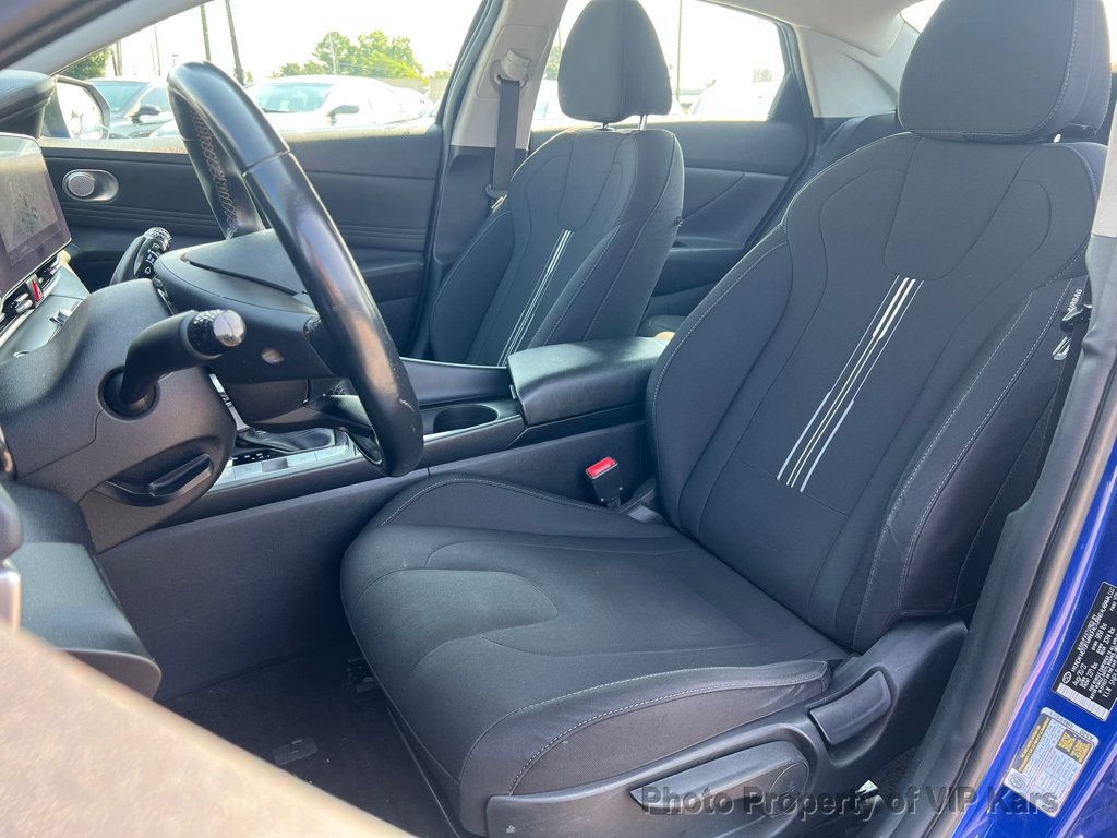 2023 Hyundai Elantra SEL Convenience photo 17