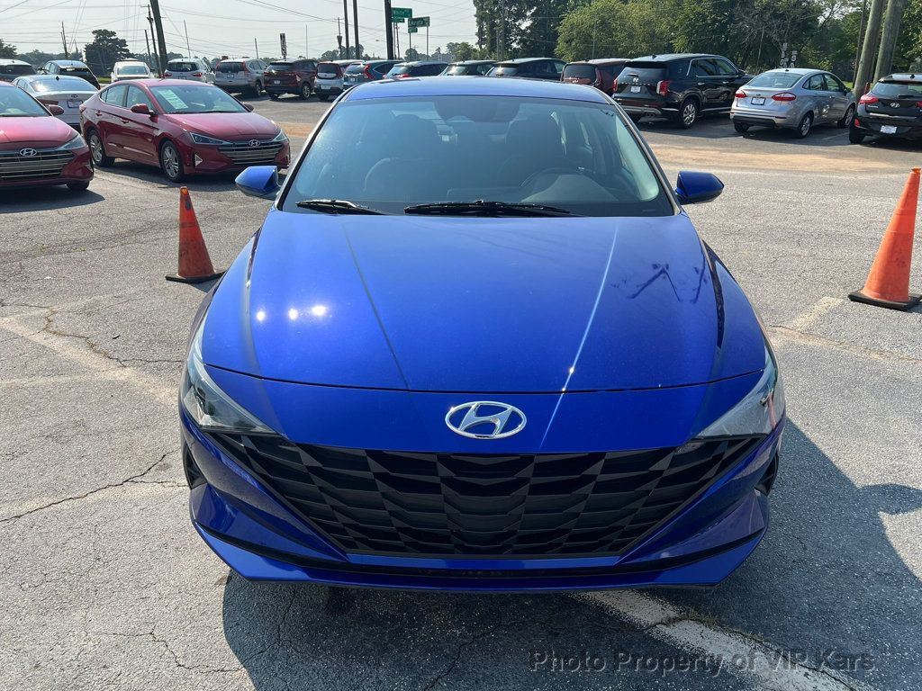 2023 Hyundai Elantra SEL Convenience photo 2