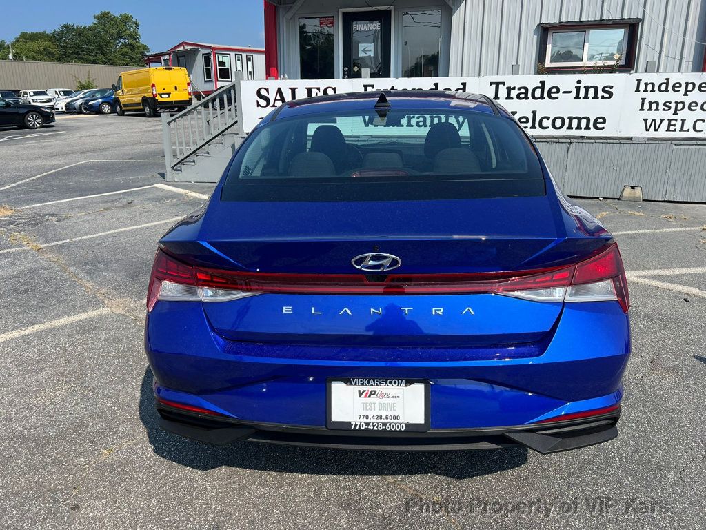 2023 Hyundai Elantra SEL Convenience photo 5
