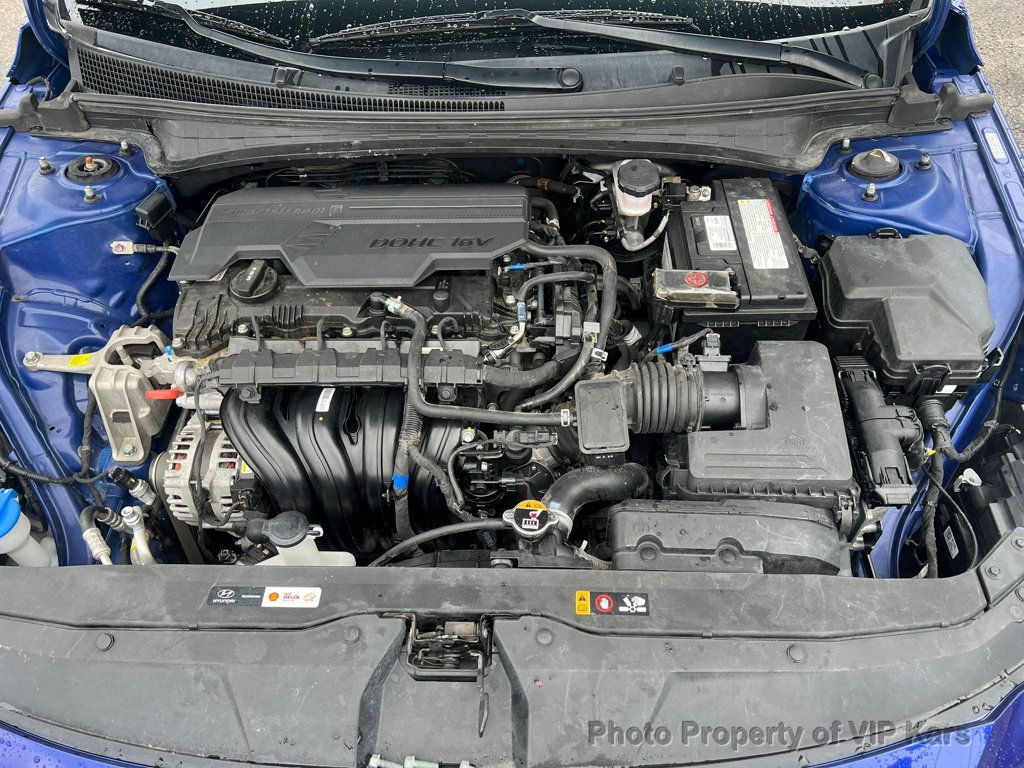 2023 Hyundai Elantra SEL photo 6