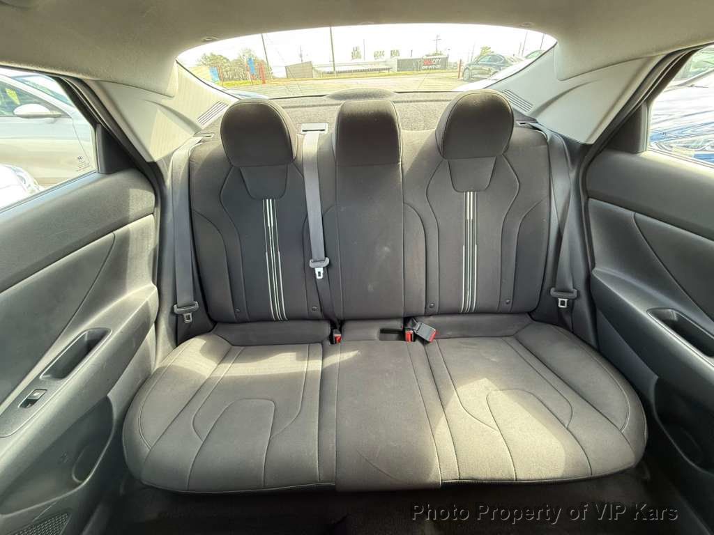 2023 Hyundai Elantra SEL IVT - 22994714 - 17