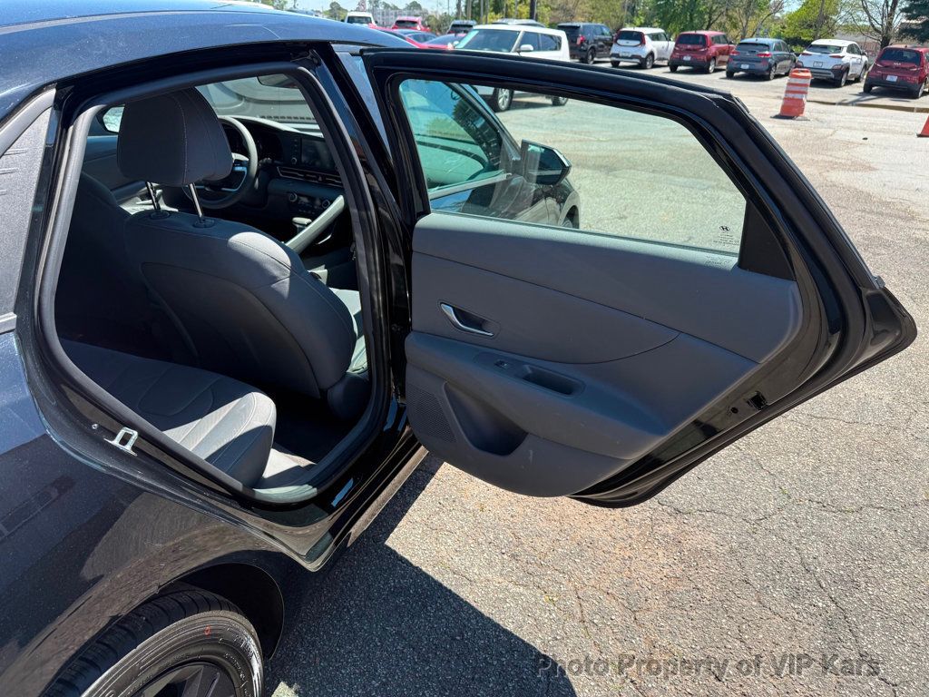 2023 Hyundai Elantra SEL IVT - 23009611 - 9