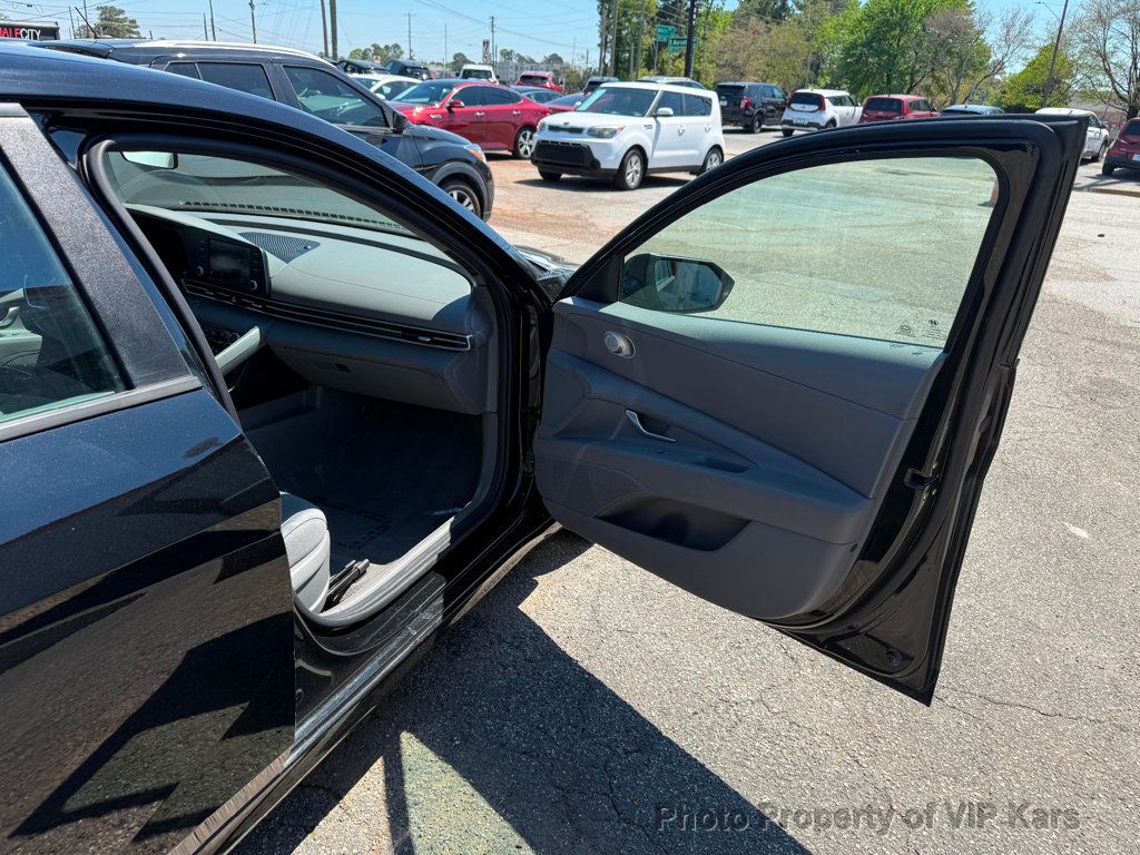 2023 Hyundai Elantra SEL IVT - 23009611 - 10