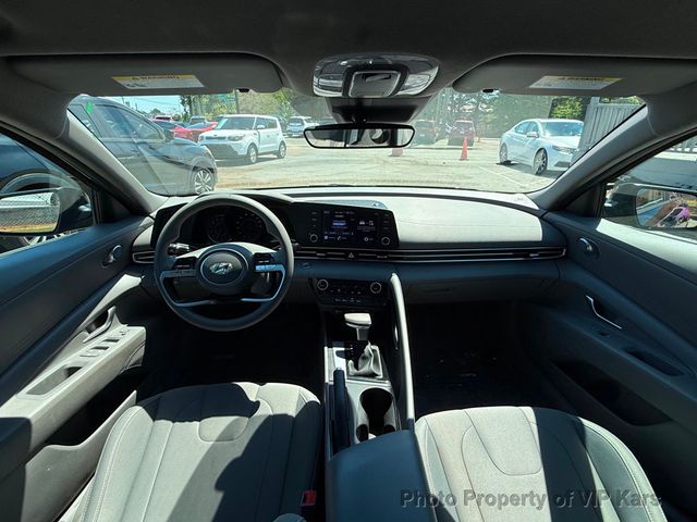 2023 Hyundai Elantra SEL IVT - 23009611 - 11
