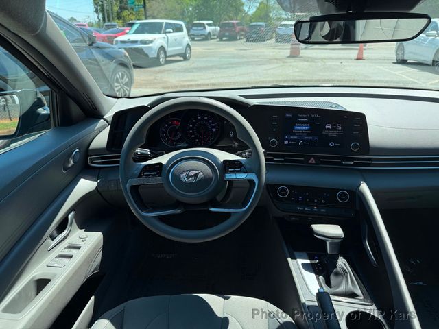 2023 Hyundai Elantra SEL IVT - 23009611 - 12