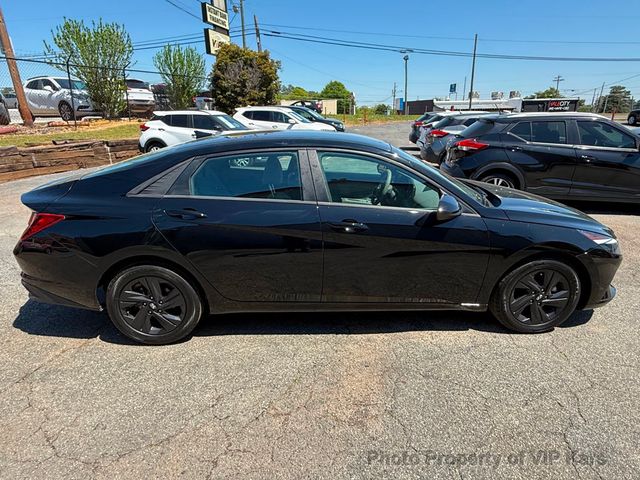 2023 Hyundai Elantra SEL IVT - 23009611 - 2