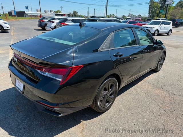 2023 Hyundai Elantra SEL IVT - 23009611 - 3