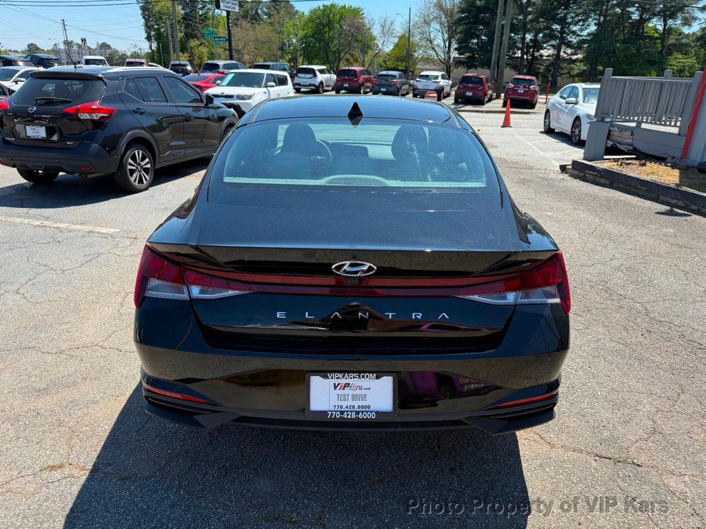 2023 Hyundai Elantra SEL IVT - 23009611 - 4