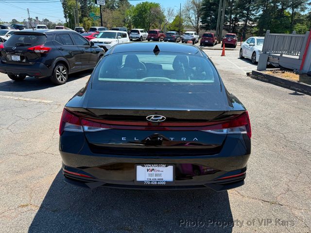 2023 Hyundai Elantra SEL IVT - 23009611 - 4