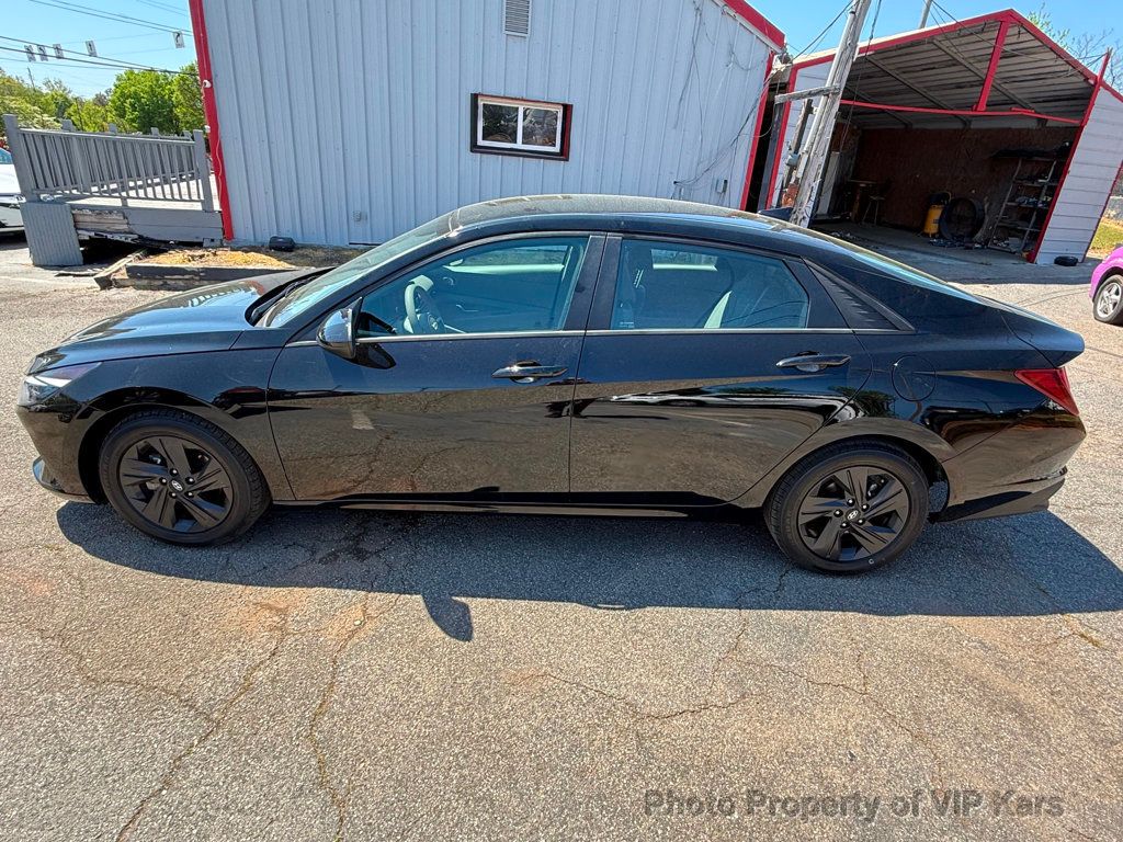 2023 Hyundai Elantra SEL IVT - 23009611 - 6