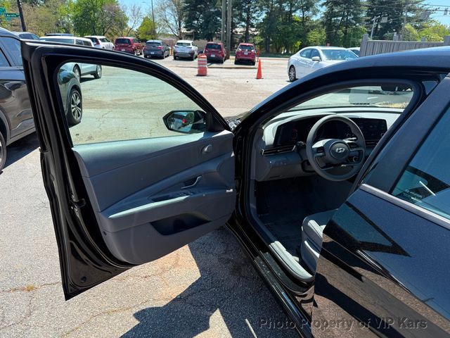2023 Hyundai Elantra SEL IVT - 23009611 - 7