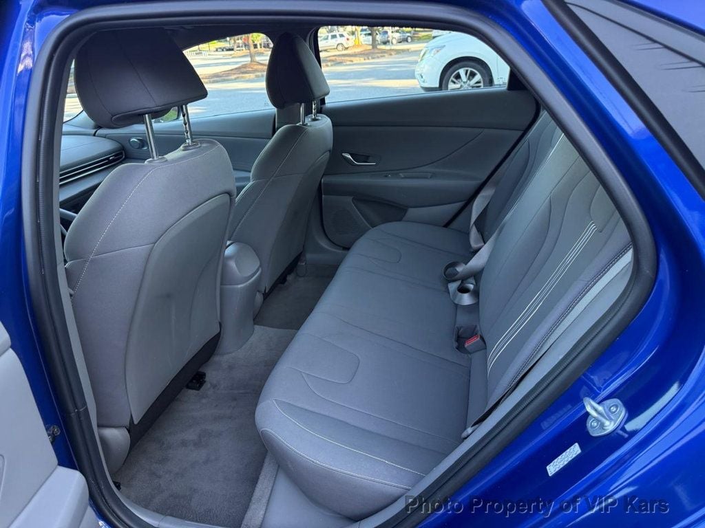 2023 Hyundai Elantra SEL IVT - 23035605 - 13