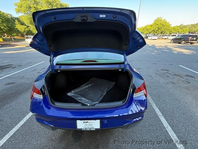 2023 Hyundai Elantra SEL IVT - 23035605 - 17