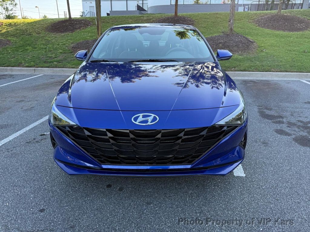 2023 Hyundai Elantra SEL IVT - 23035605 - 1