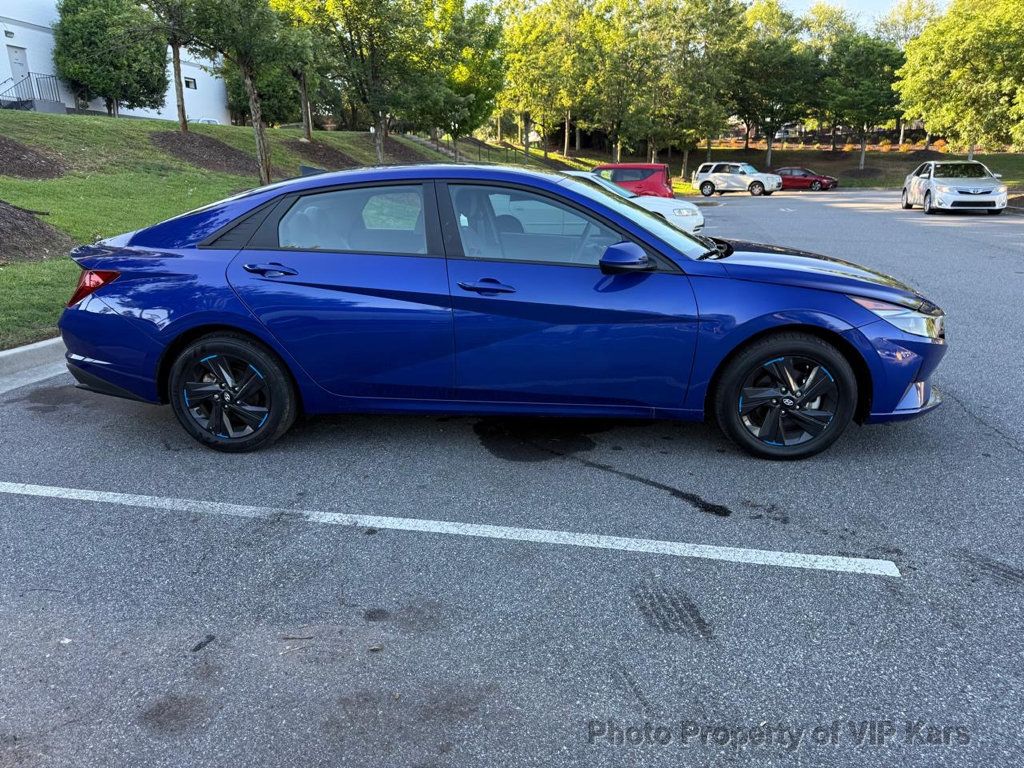 2023 Hyundai Elantra SEL IVT - 23035605 - 3