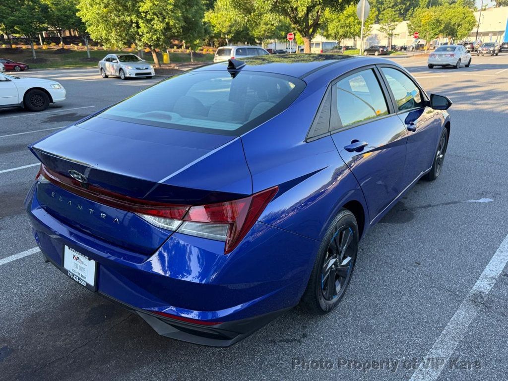 2023 Hyundai Elantra SEL IVT - 23035605 - 4