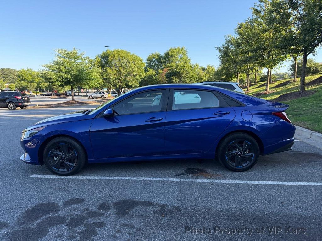 2023 Hyundai Elantra SEL IVT - 23035605 - 7