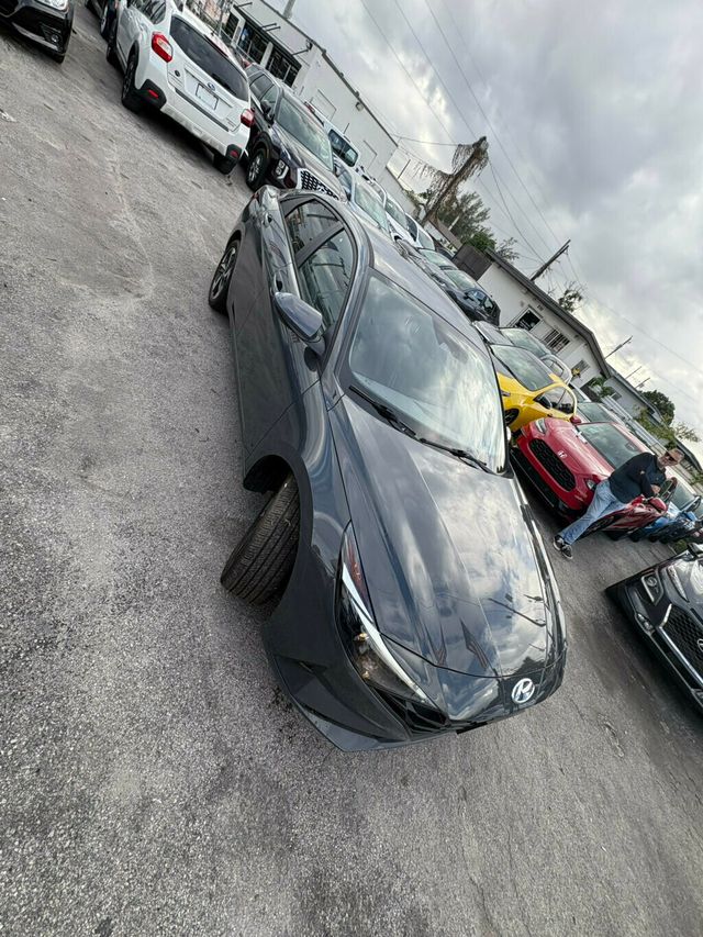 2023 Hyundai Elantra SEL IVT - 22953415 - 1