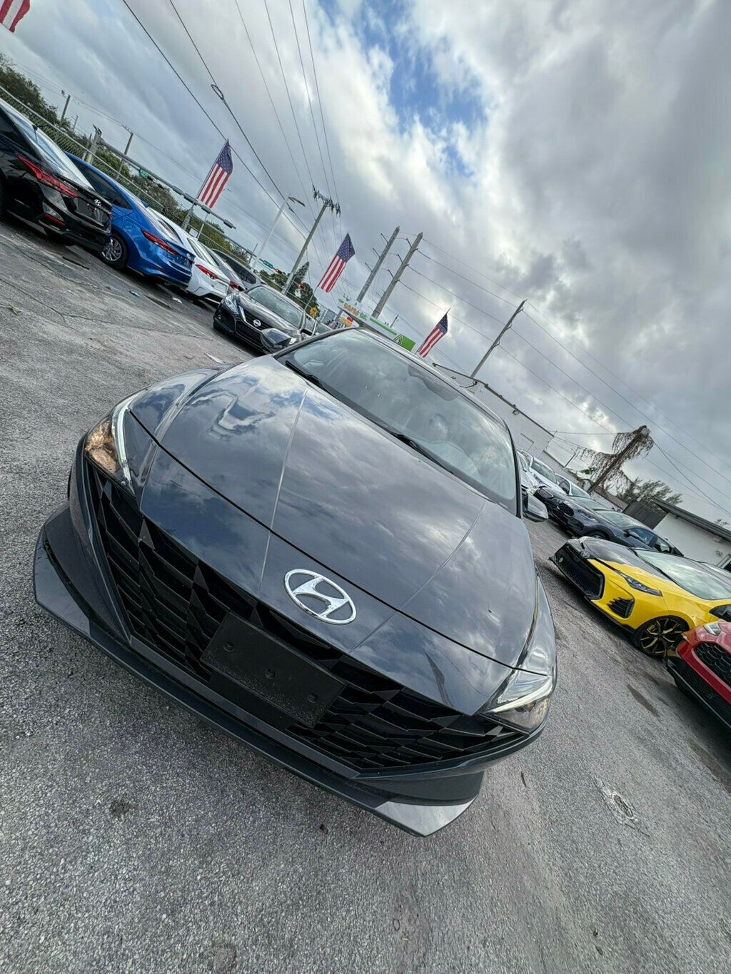 2023 Hyundai Elantra SEL IVT - 22953415 - 3