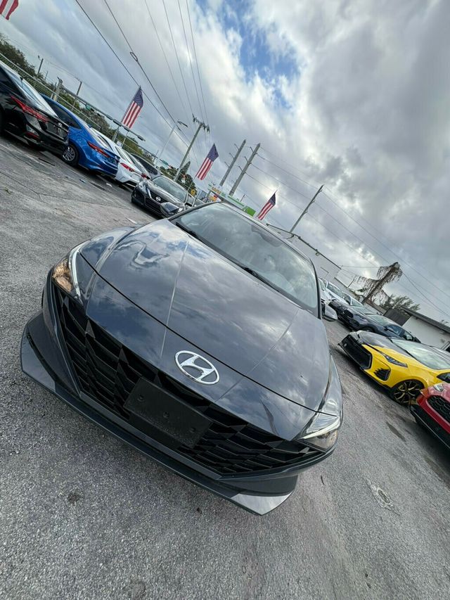 2023 Hyundai Elantra SEL IVT - 22953415 - 3