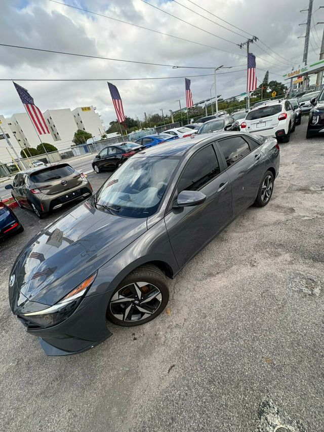 2023 Hyundai Elantra SEL IVT - 22953415 - 5