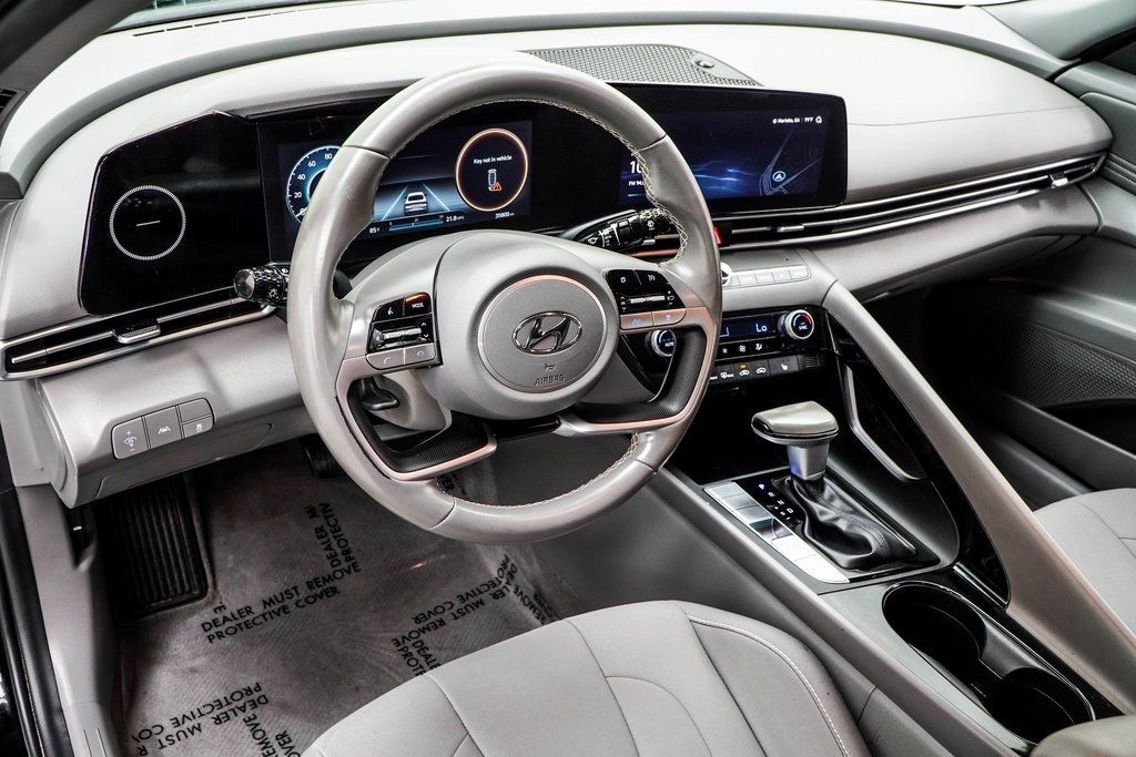 2023 Hyundai Elantra SEL photo 15