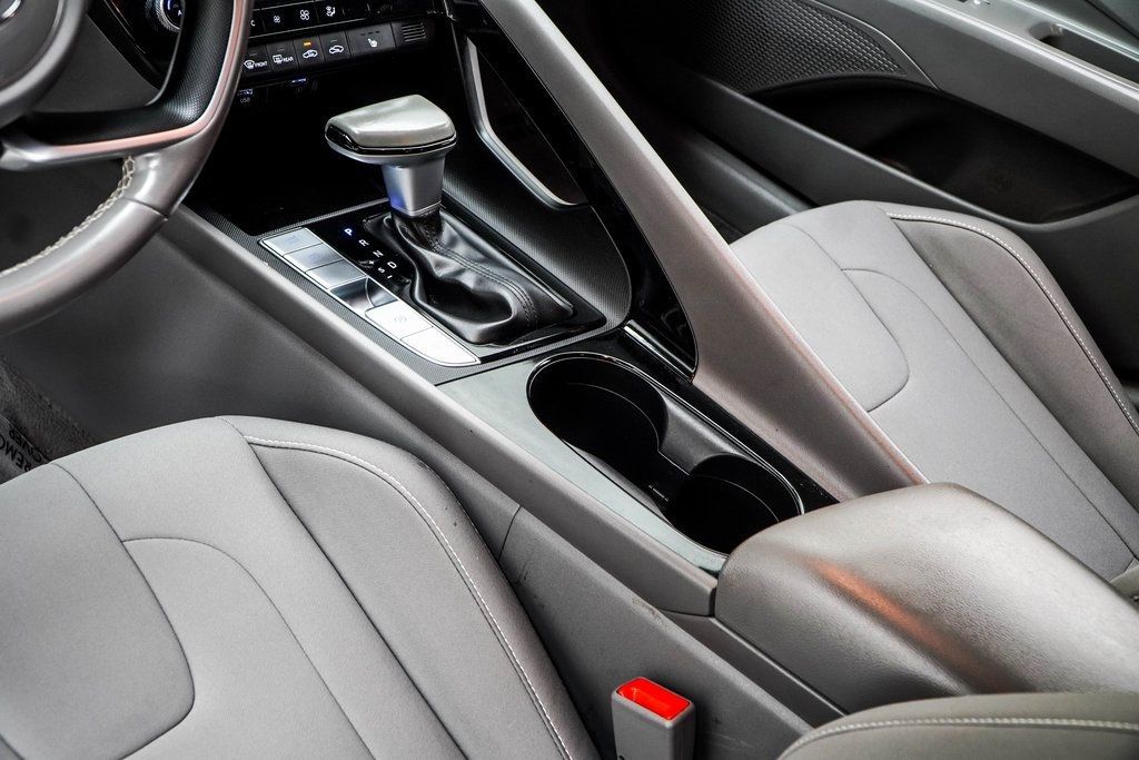 2023 Hyundai Elantra SEL photo 16