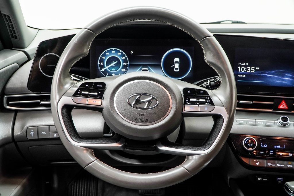 2023 Hyundai Elantra SEL photo 18