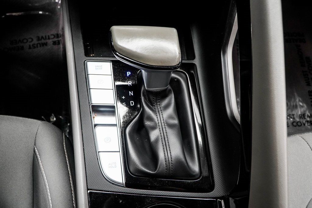 2023 Hyundai Elantra SEL photo 20