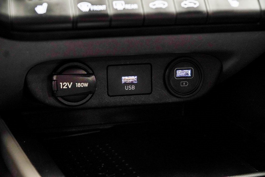 2023 Hyundai Elantra SEL photo 21