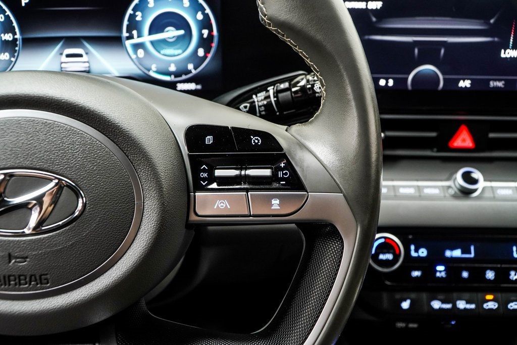 2023 Hyundai Elantra SEL photo 30