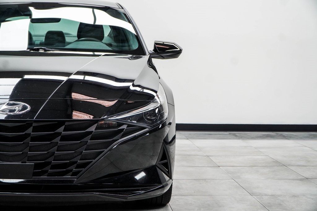 2023 Hyundai Elantra SEL photo 4