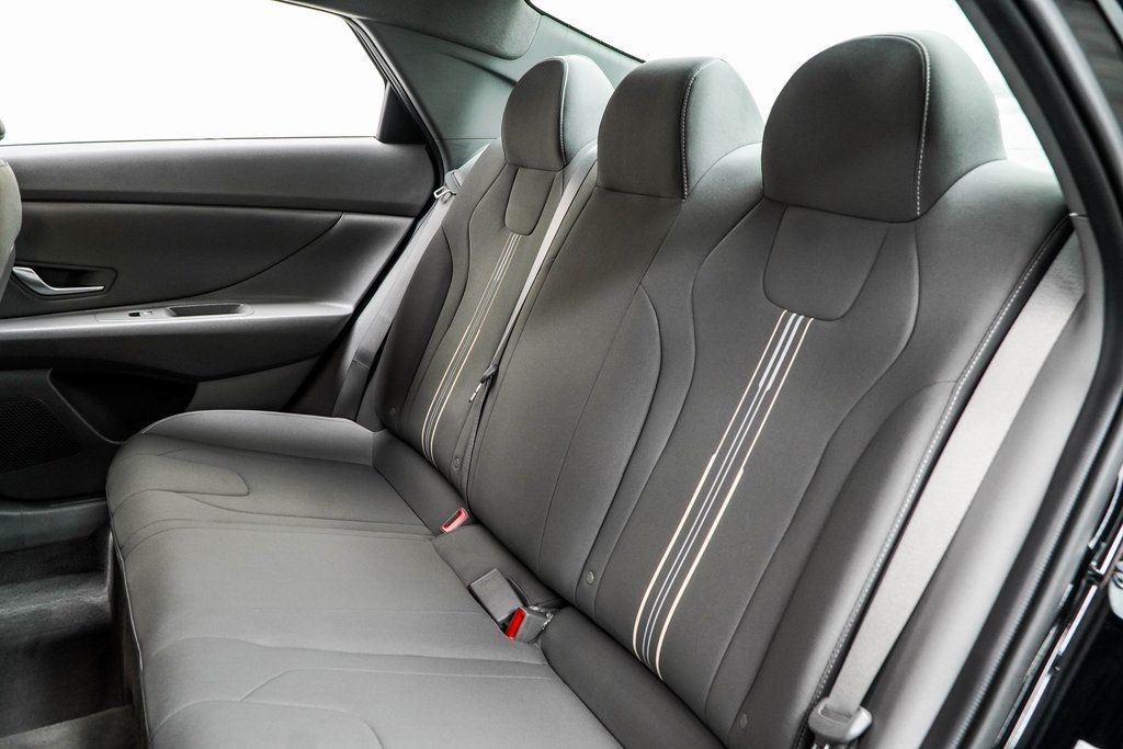 2023 Hyundai Elantra SEL photo 37