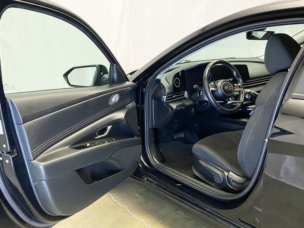 2023 Hyundai Elantra SEL IVT - 22934232 - 14