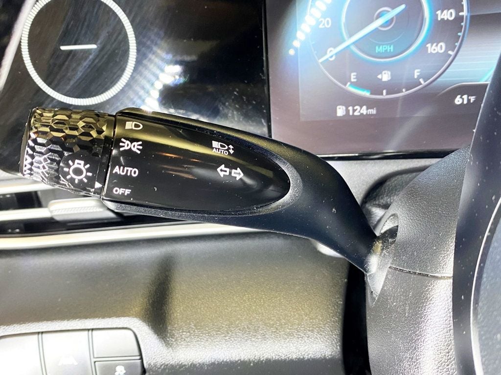 2023 Hyundai Elantra SEL IVT - 22934232 - 22