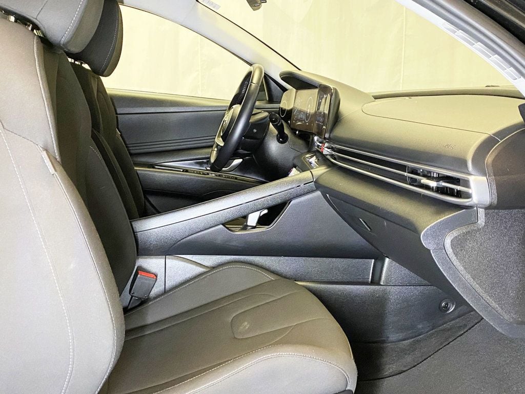 2023 Hyundai Elantra SEL IVT - 22934232 - 36
