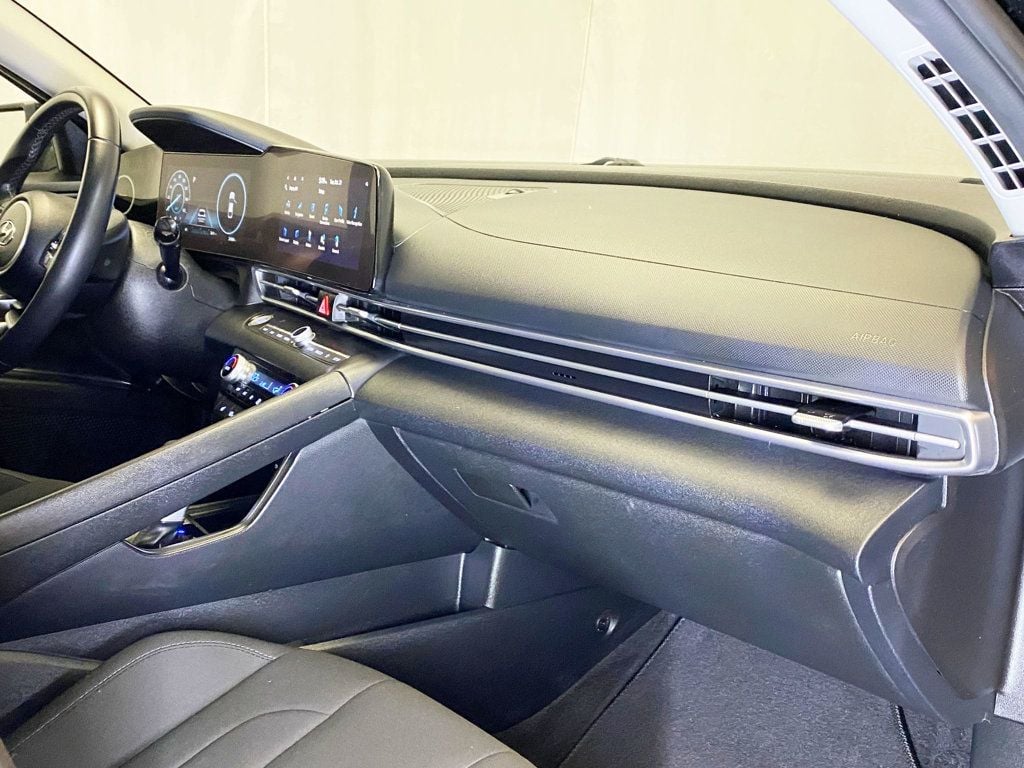 2023 Hyundai Elantra SEL IVT - 22934232 - 37