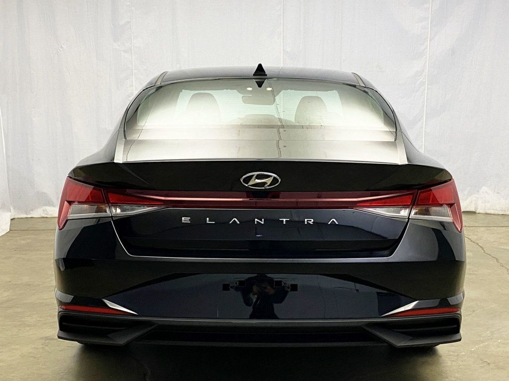 2023 Hyundai Elantra SEL IVT - 22934232 - 3