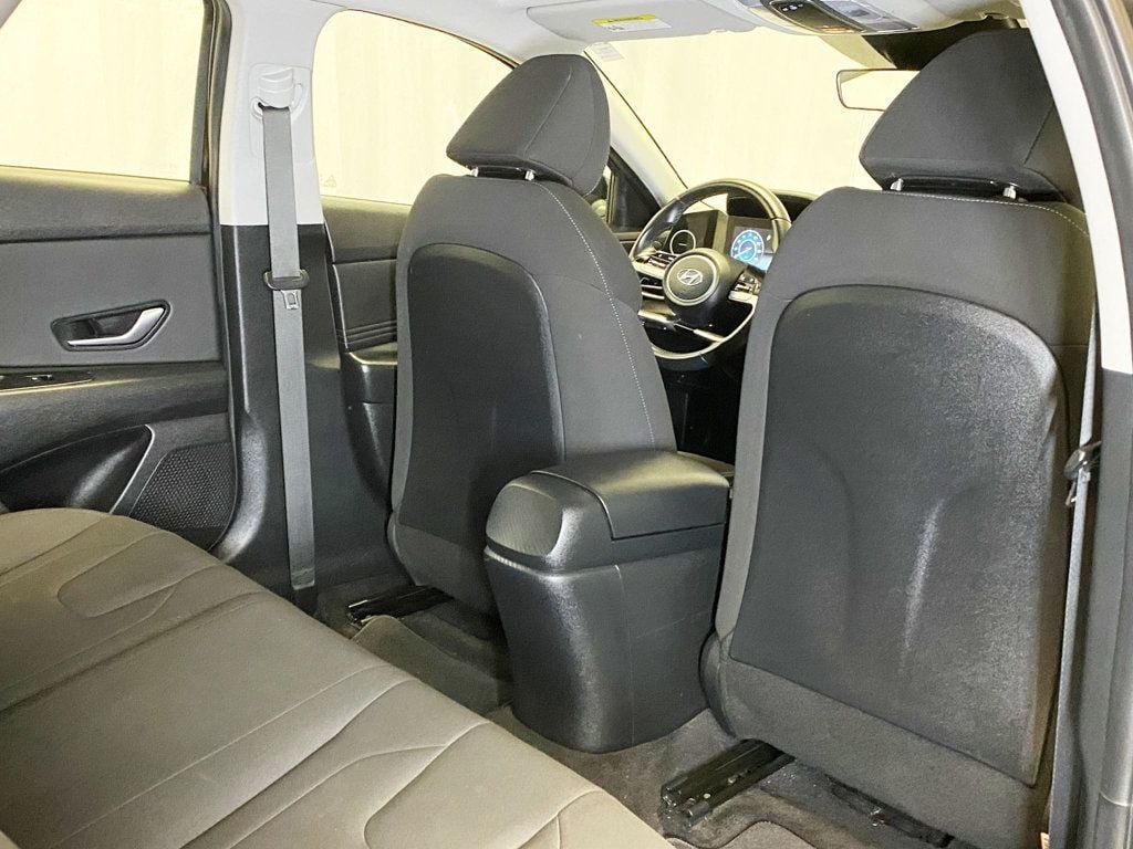 2023 Hyundai Elantra SEL IVT - 22934232 - 40