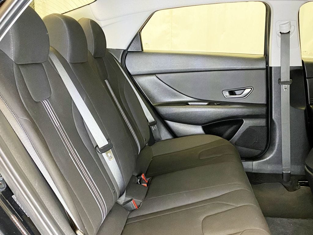 2023 Hyundai Elantra SEL IVT - 22934232 - 41
