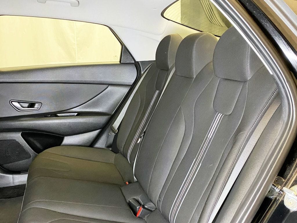 2023 Hyundai Elantra SEL IVT - 22934232 - 44