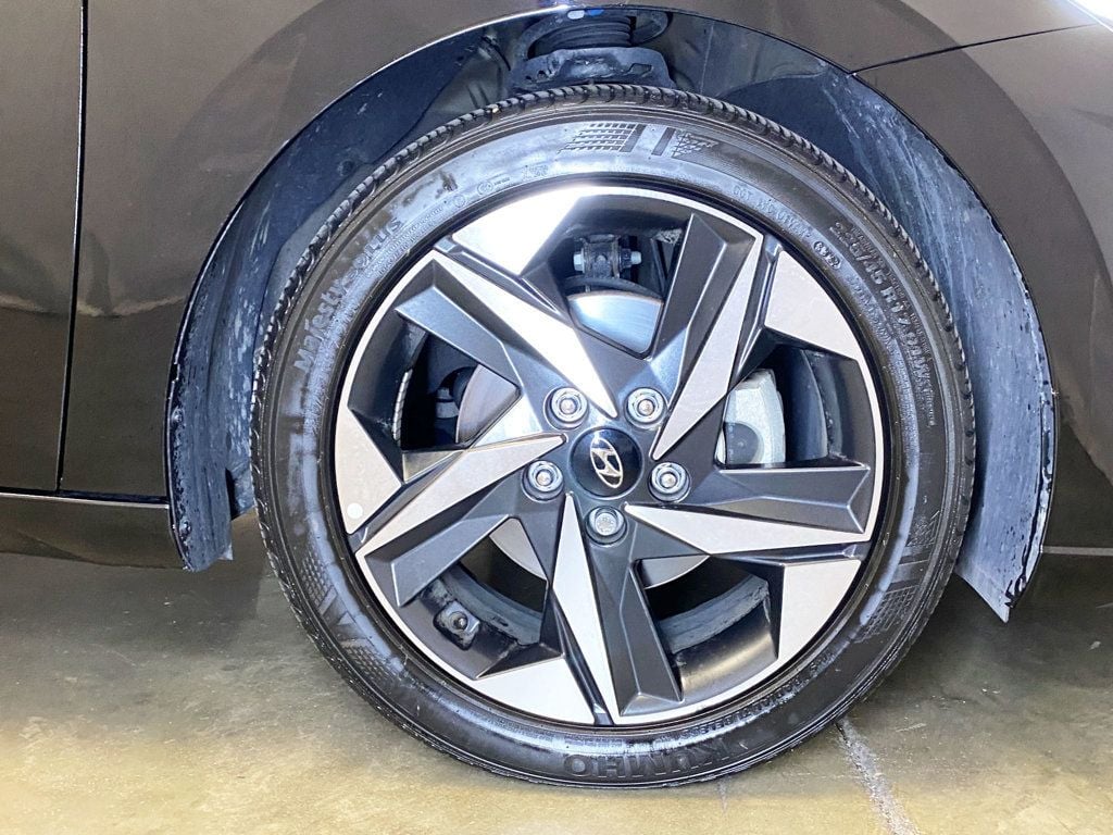 2023 Hyundai Elantra SEL IVT - 22934232 - 50