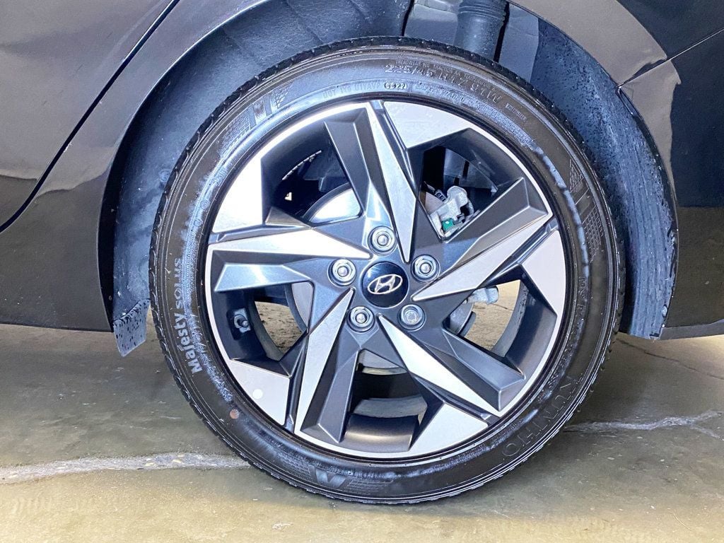 2023 Hyundai Elantra SEL IVT - 22934232 - 52