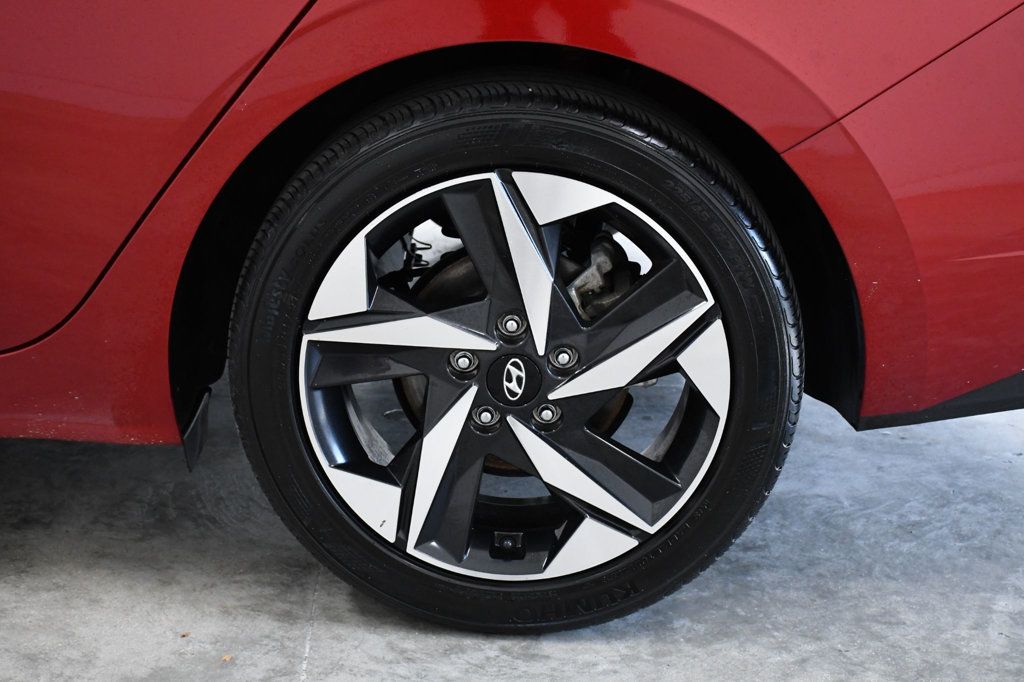 2023 Hyundai Elantra SEL IVT - 22933284 - 10