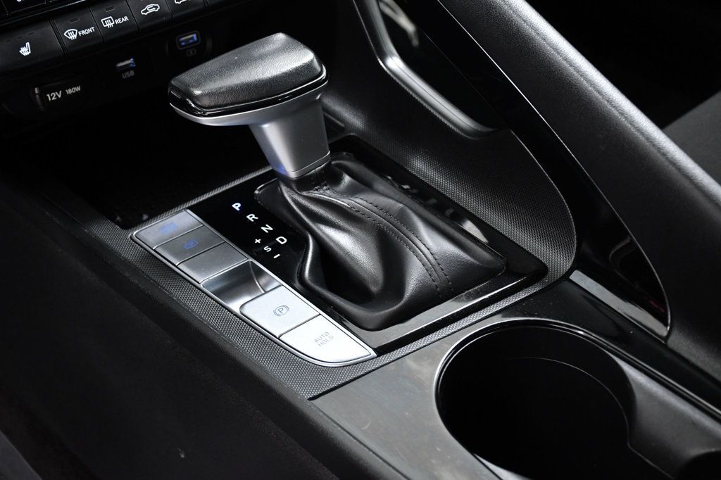 2023 Hyundai Elantra SEL IVT - 22933284 - 23