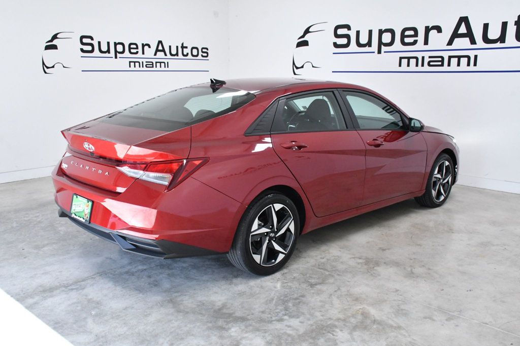 2023 Hyundai Elantra SEL IVT - 22933284 - 2
