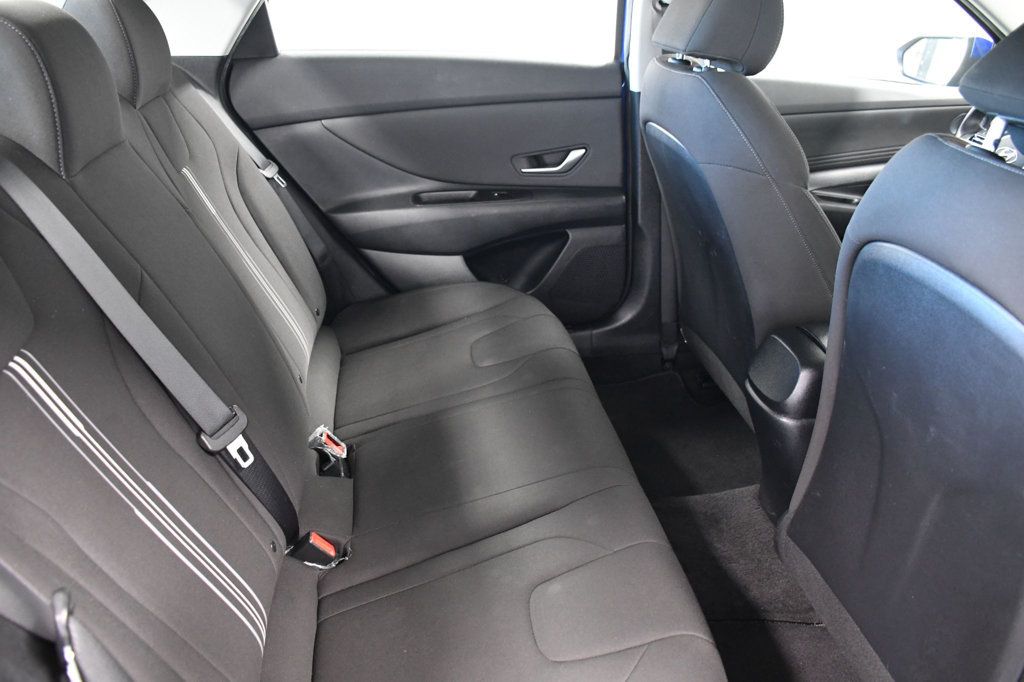2023 Hyundai Elantra SEL IVT - 22966706 - 13