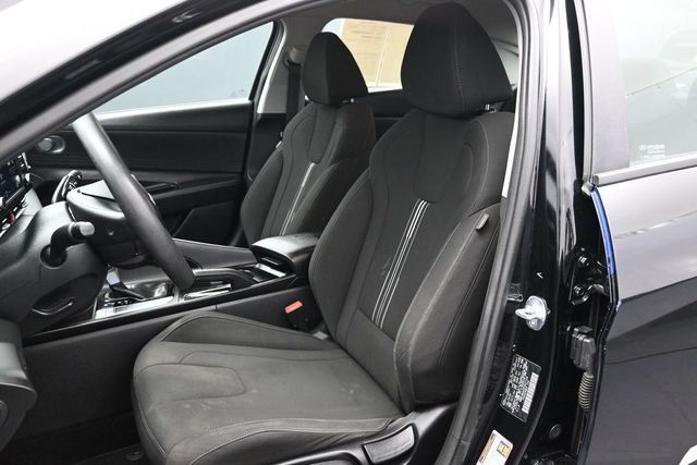 2023 Hyundai Elantra SEL IVT - 23024164 - 5