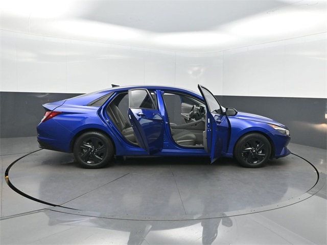 2023 Hyundai Elantra SEL IVT - 22965838 - 35