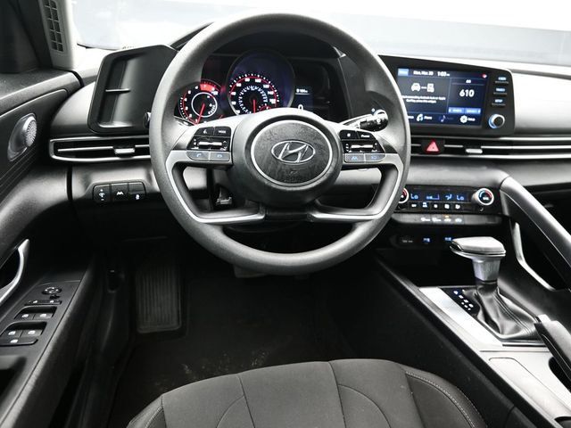 2023 Hyundai Elantra SEL IVT - 23003160 - 10